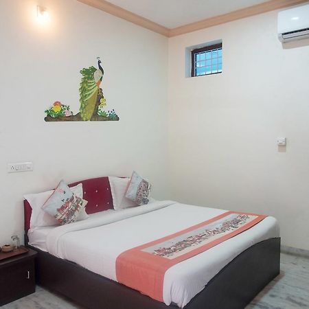 Oyo 11743 Hotel Shree Krishna Udaipur Exterior foto