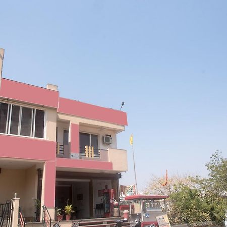 Oyo 11743 Hotel Shree Krishna Udaipur Exterior foto