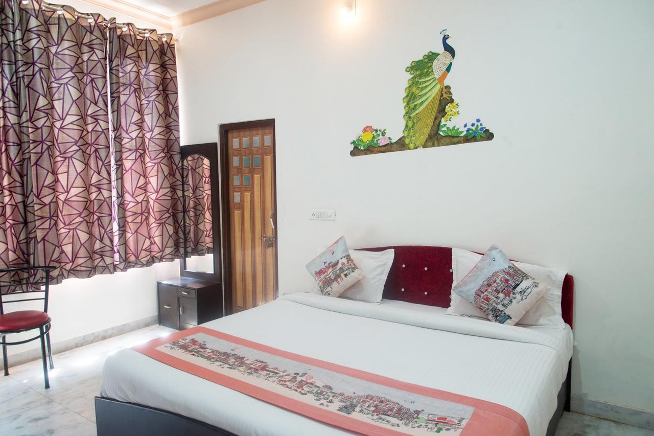 Oyo 11743 Hotel Shree Krishna Udaipur Exterior foto