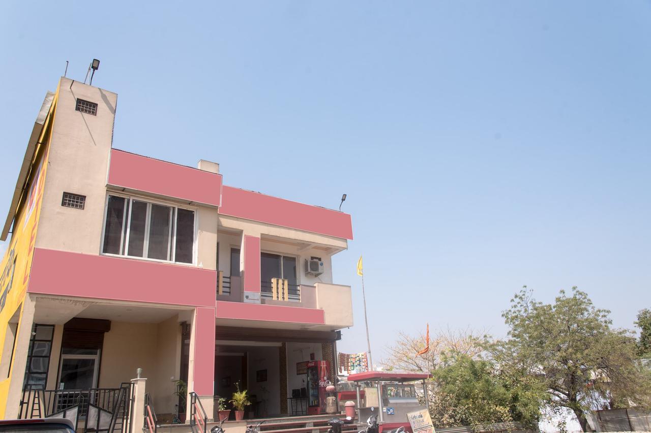 Oyo 11743 Hotel Shree Krishna Udaipur Exterior foto